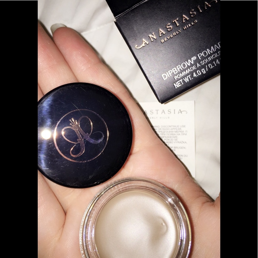 Anastasia Dipbrow Pomade